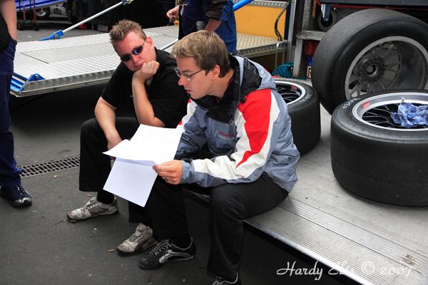 VLN 18-08-2007 01 Boxengasse 37