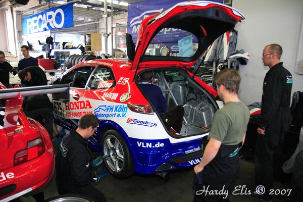 VLN 18-08-2007 01 Boxengasse 38