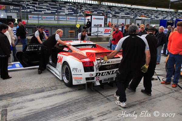 VLN 18-08-2007 01 Boxengasse 40