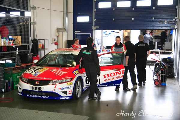 VLN 15-09-2007 01 Boxengasse 02