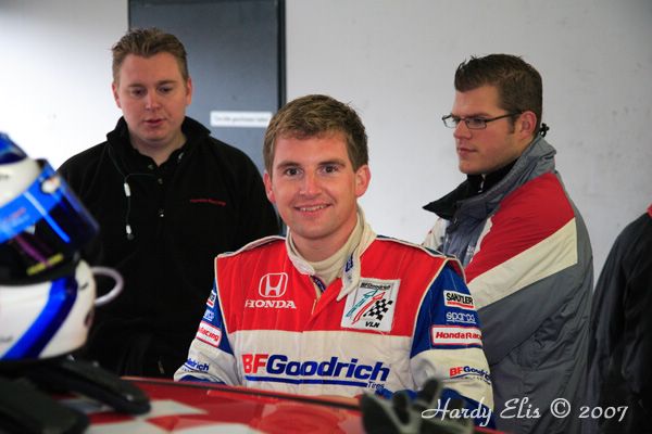 VLN 15-09-2007 01 Boxengasse 04