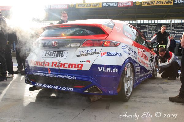 VLN 15-09-2007 01 Boxengasse 09