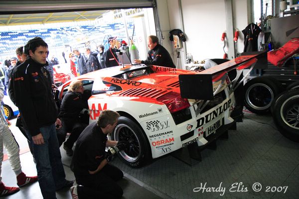 VLN 15-09-2007 01 Boxengasse 16