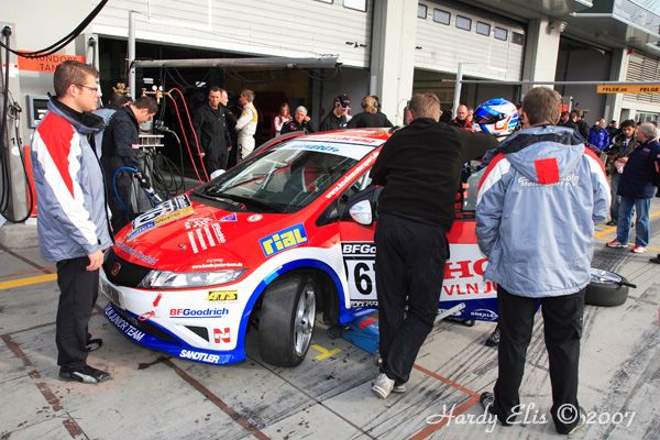 VLN 15-09-2007 01 Boxengasse 23