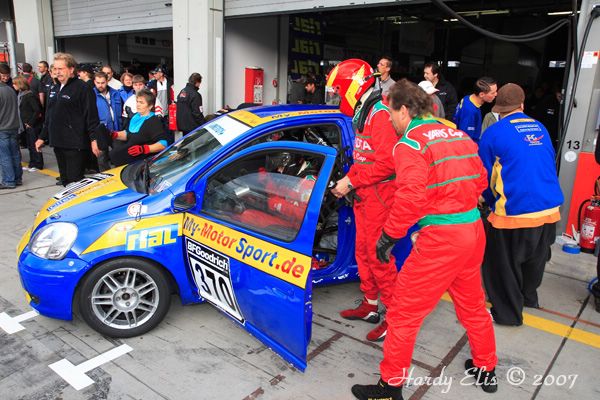 VLN 15-09-2007 01 Boxengasse 24