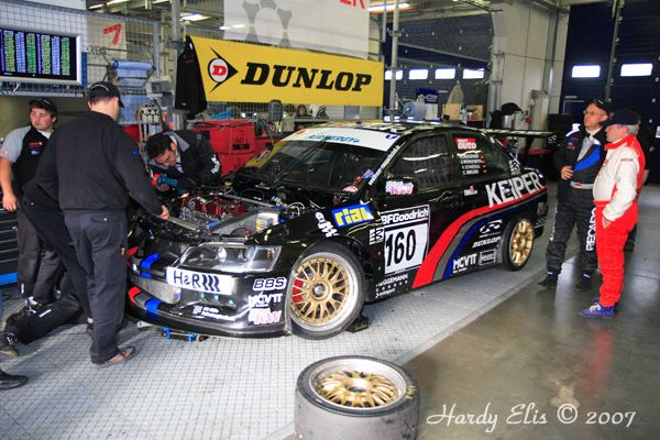 VLN 15-09-2007 01 Boxengasse 27