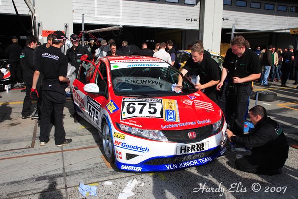 VLN 15-09-2007 01 Boxengasse 74