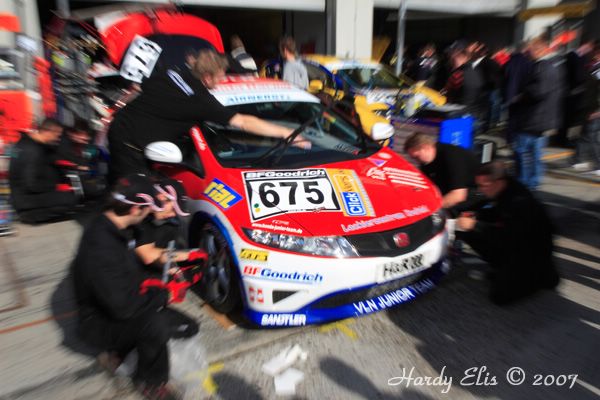 VLN 15-09-2007 01 Boxengasse 75