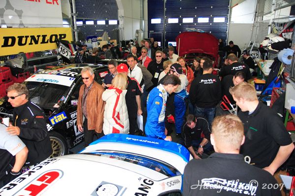 VLN 15-09-2007 01 Boxengasse 80