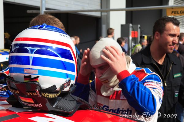 VLN 15-09-2007 01 Boxengasse 86