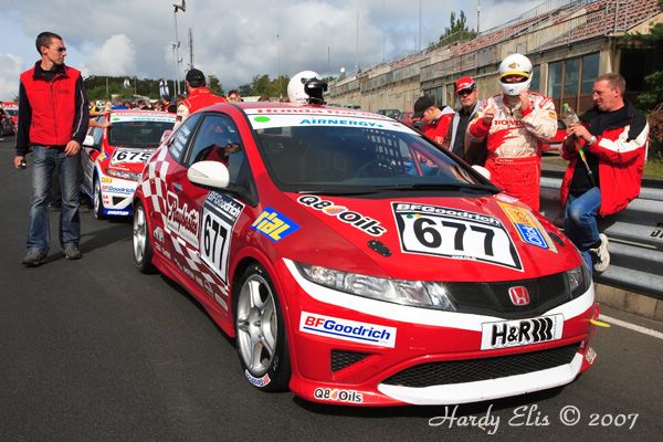 VLN 15-09-2007 01 Boxengasse 94