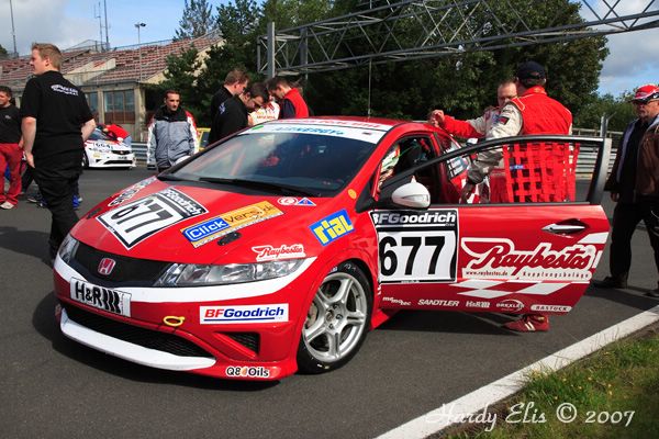 VLN 15-09-2007 01 Boxengasse 98