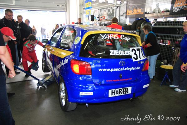 VLN 15-09-2007 03 Rennen Boxengasse 004