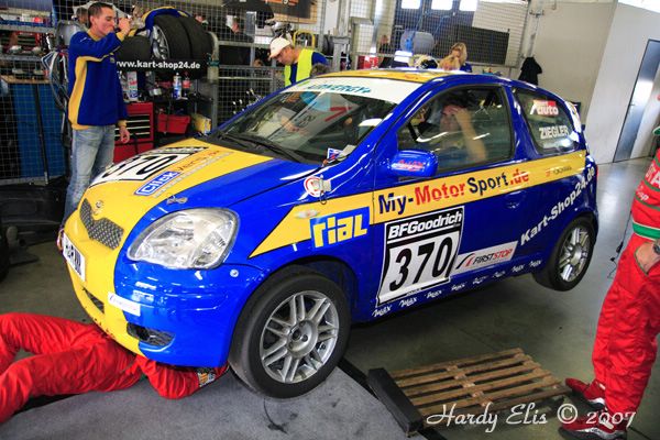 VLN 15-09-2007 03 Rennen Boxengasse 007