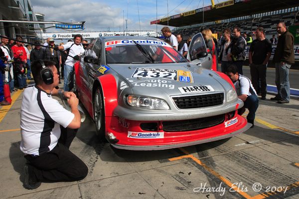 VLN 15-09-2007 03 Rennen Boxengasse 025