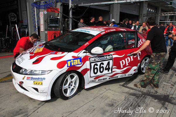 VLN 15-09-2007 03 Rennen Boxengasse 030