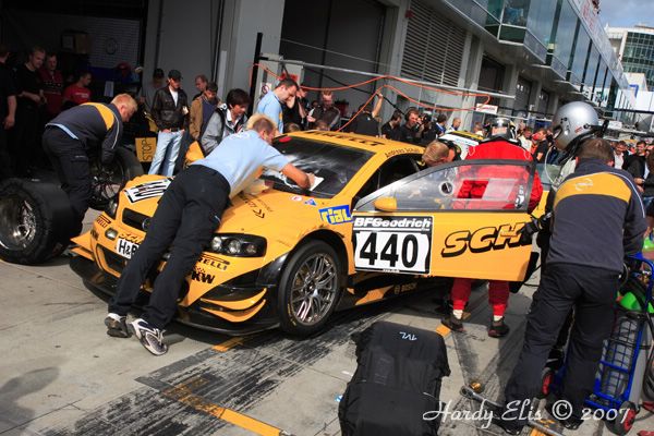 VLN 15-09-2007 03 Rennen Boxengasse 033