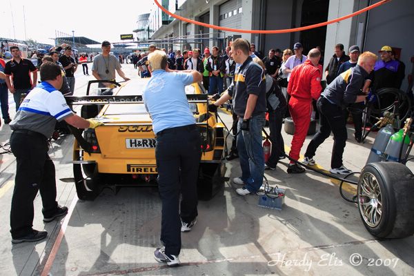 VLN 15-09-2007 03 Rennen Boxengasse 036