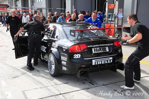 VLN 15-09-2007 03 Rennen Boxengasse 046