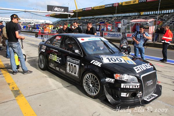 VLN 15-09-2007 03 Rennen Boxengasse 049