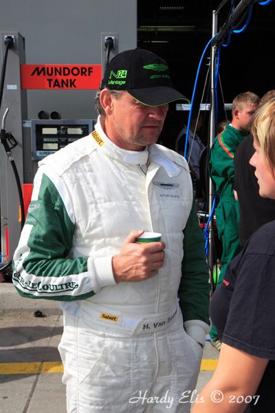 VLN 15-09-2007 03 Rennen Boxengasse 050