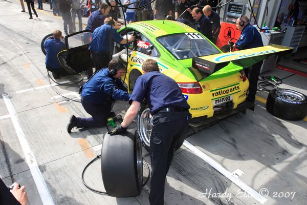 VLN 15-09-2007 03 Rennen Boxengasse 051