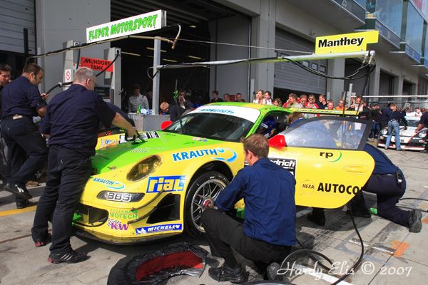 VLN 15-09-2007 03 Rennen Boxengasse 053