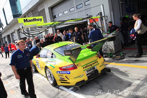 VLN 15-09-2007 03 Rennen Boxengasse 058