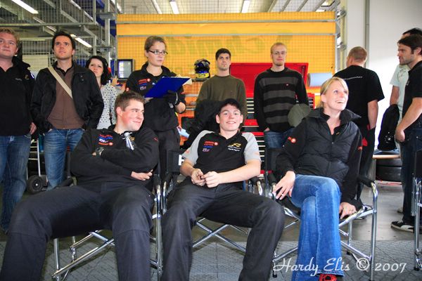 VLN 15-09-2007 03 Rennen Boxengasse 071