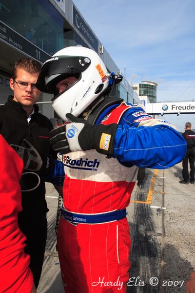 VLN 15-09-2007 03 Rennen Boxengasse 079