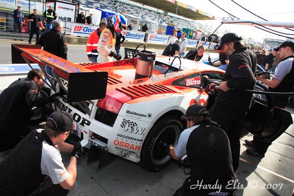 VLN 15-09-2007 03 Rennen Boxengasse 084