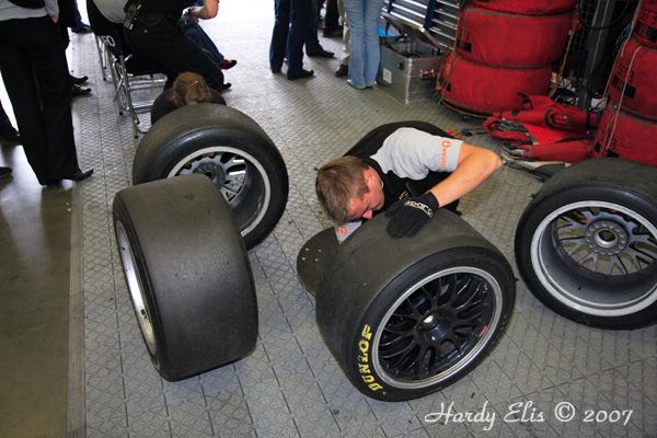 VLN 15-09-2007 03 Rennen Boxengasse 093
