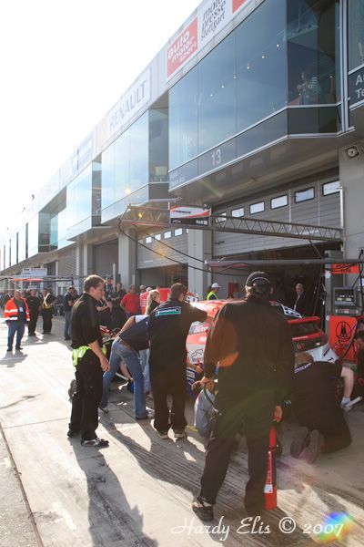 VLN 15-09-2007 03 Rennen Boxengasse 095