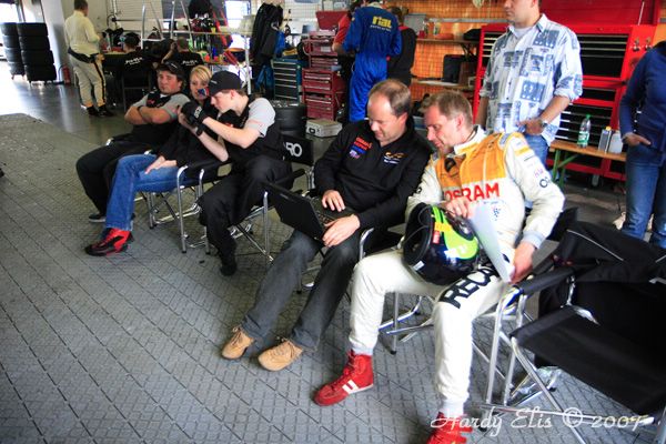 VLN 15-09-2007 03 Rennen Boxengasse 098