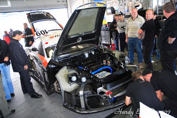 VLN 15-09-2007 03 Rennen Boxengasse 100