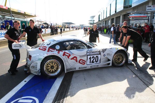 VLN 15-09-2007 03 Rennen Boxengasse 102