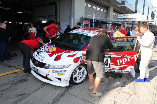 VLN 15-09-2007 03 Rennen Boxengasse 104