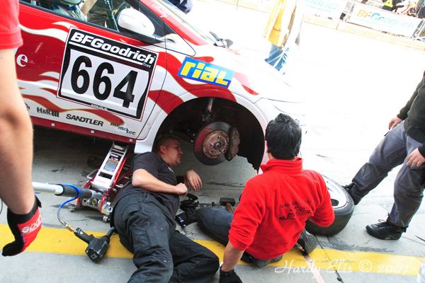 VLN 15-09-2007 03 Rennen Boxengasse 107