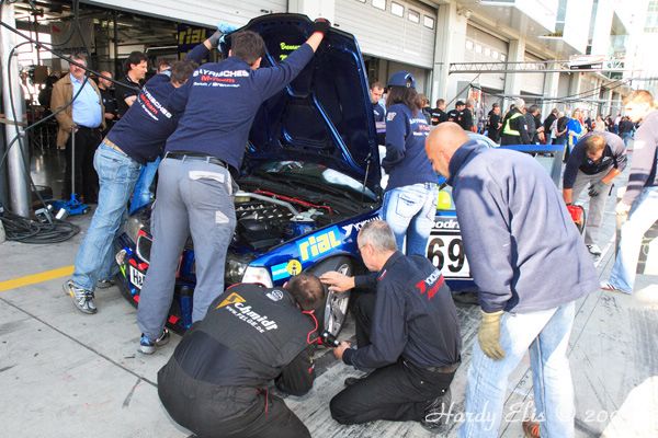 VLN 15-09-2007 03 Rennen Boxengasse 108