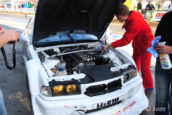 VLN 15-09-2007 03 Rennen Boxengasse 113
