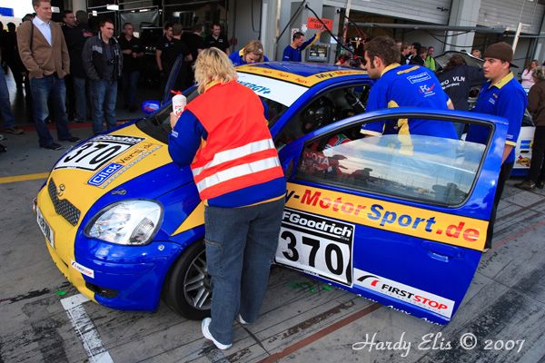 VLN 15-09-2007 03 Rennen Boxengasse 136