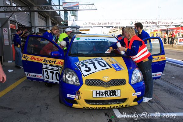 VLN 15-09-2007 03 Rennen Boxengasse 137