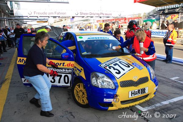 VLN 15-09-2007 03 Rennen Boxengasse 138