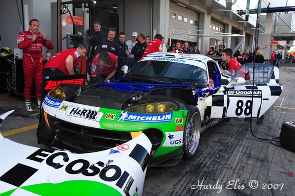 VLN 15-09-2007 03 Rennen Boxengasse 143