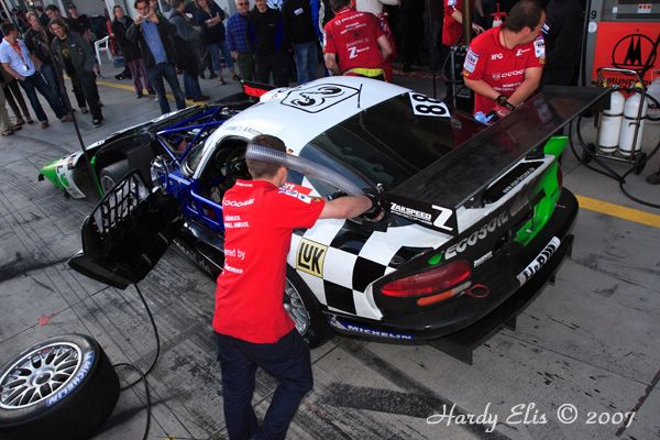 VLN 15-09-2007 03 Rennen Boxengasse 145