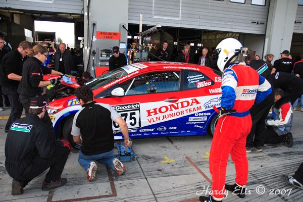 VLN 15-09-2007 03 Rennen Boxengasse 155