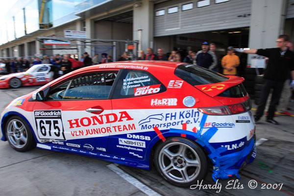 VLN 15-09-2007 03 Rennen Boxengasse 156