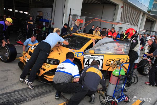 VLN 15-09-2007 03 Rennen Boxengasse 159