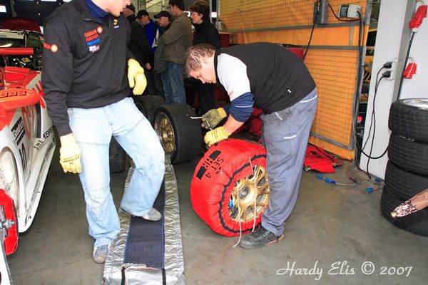 VLN 29-09-2007 02 Fahrerlager 08