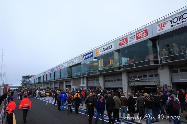 VLN 29-09-2007 02 Fahrerlager 31